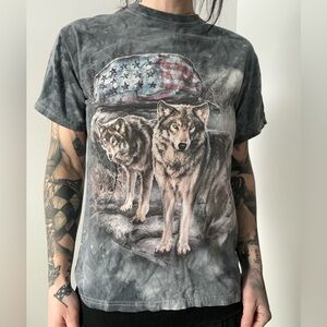 Wolf Tee